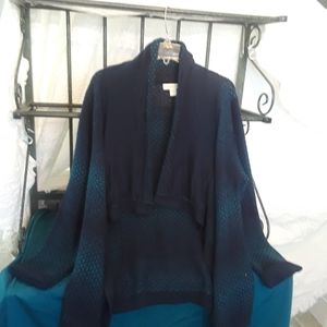 Long sleeve sweater various shades of blue